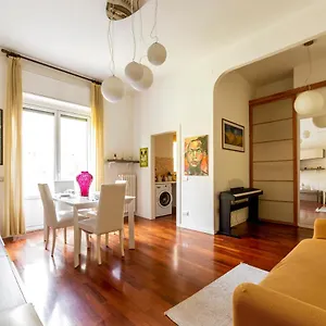 Calvairate Balcony Appartamento